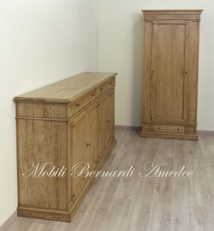 Credenzone in legno massiccio di olmo stile rustico piallata a mano